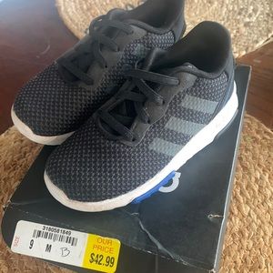 Adidas like new no lace slip on toddler size 9